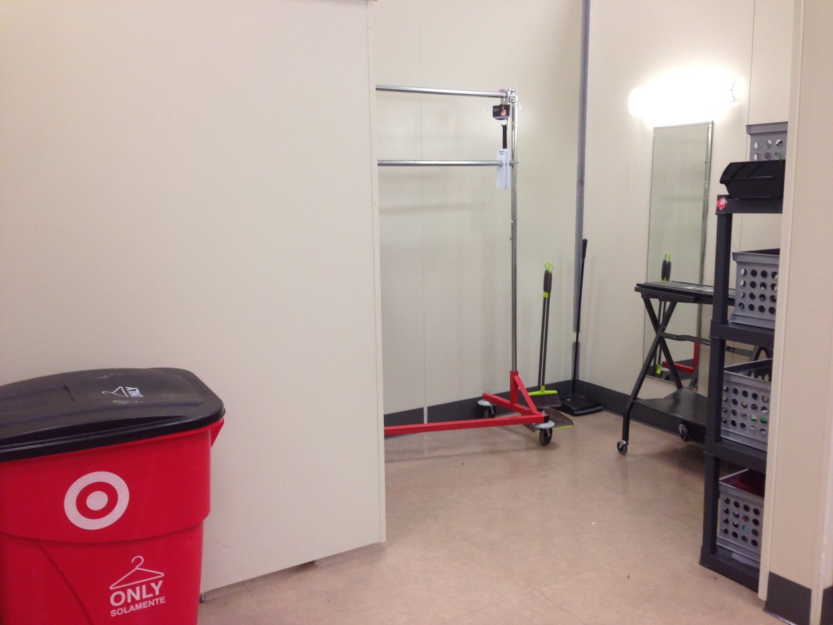 What's this? Another Saturday night with a clear Fittingroom! #BestSoftlinesTeamInAllTheLand