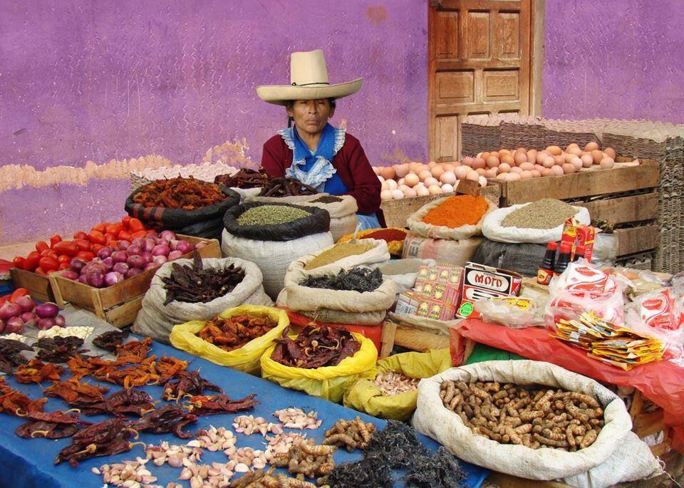 RoyCampos's tweet image. "@eveyhugo96: Por favor compra con ellos y no les regatees!!!