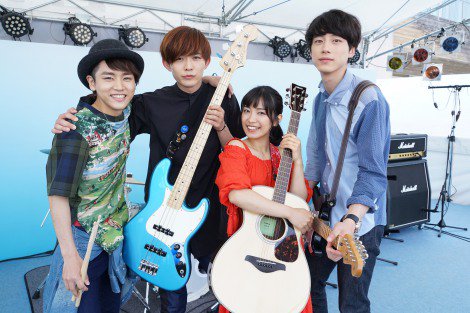 oricon's tweet photo. miwa＆坂口健太郎のバンド写真公開　映画『君と100回目の恋』 #映画 #miwa #坂口健太郎 @miwastaff @kentaro_s_711 #芸能 #ニュース https://t.co/0Undx983XC https://t.co/yzxH86sHwm