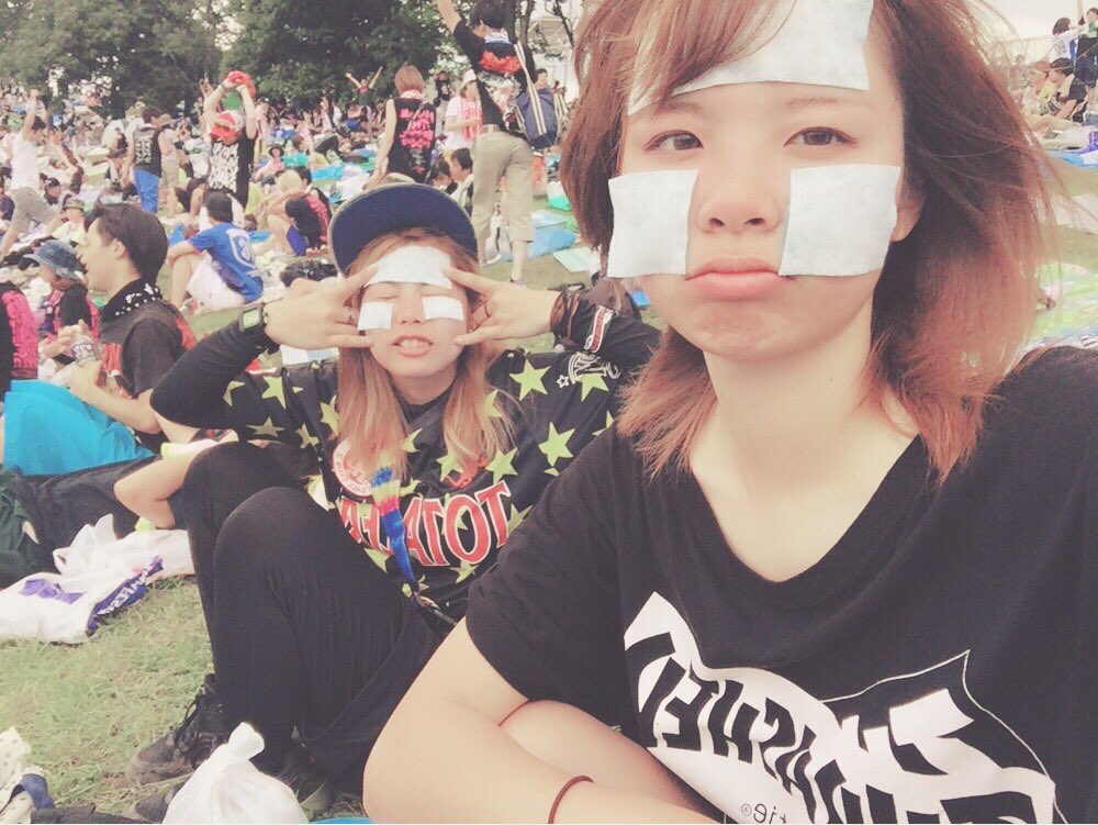 6969akm's tweet photo. 昨日の日焼けで顔が死んでいる。ワニマ超たのしかった〜〜 https://t.co/RmWa3fimfu