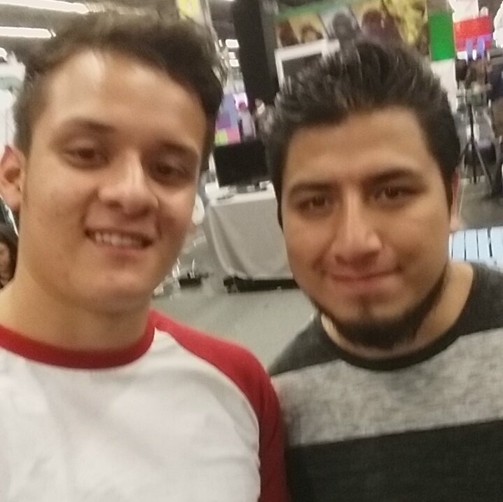 Joseph_vea's tweet photo. Que chido haberlos conocido gracias por las fotos #CPMX7 #CPMX16 @Alfalta90 @alkapone @SoyFedelobo @mymtumtum https://t.co/P8N1kTYQya