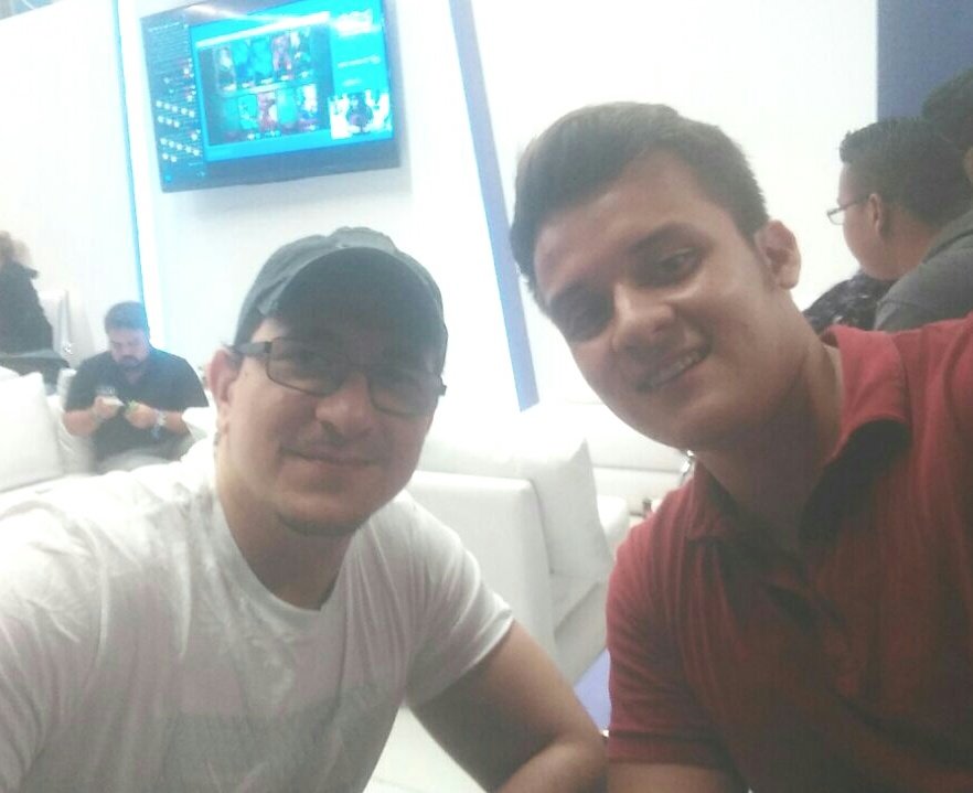 Joseph_vea's tweet photo. Que chido haberlos conocido gracias por las fotos #CPMX7 #CPMX16 @Alfalta90 @alkapone @SoyFedelobo @mymtumtum https://t.co/P8N1kTYQya