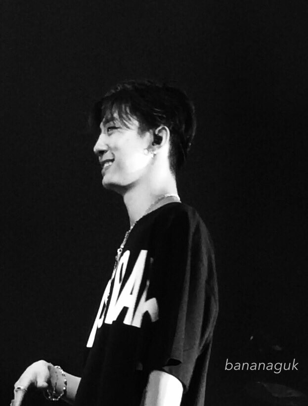 bananaguk's tweet photo. Mad love &amp; respect for you @BAP_Bangyongguk 🙏🏻💕 #BAP #BangYongguk #LOESG2016 https://t.co/iX9P8RvHXQ