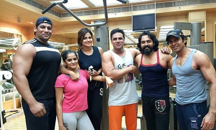 SiyakramFc's tweet photo. #gymtime #workout #TogetherStronger @Danishakhtar77 @BhagyashreeMot3 #vividhakirti #zuberali @j_k_aaaa #ankurnayyar https://t.co/QYHgoWsb7w