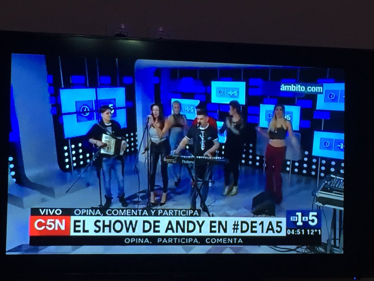 JuanmaCastella's tweet photo. Previa de #sábado con @ELSHOWDEANDY 🎹🎶 https://t.co/sT5d6y0UlL