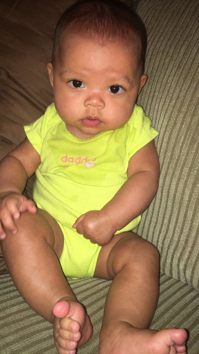 lovemarib_'s tweet photo. 🍼 https://t.co/s8WnSyGF8h