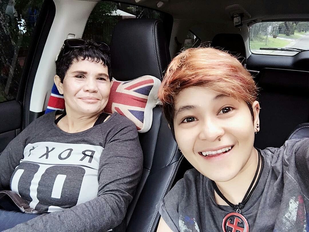 Afta_RockerZ's tweet photo. @MitaEnglandMuse with mama emy https://t.co/yaSUBE8QiN"