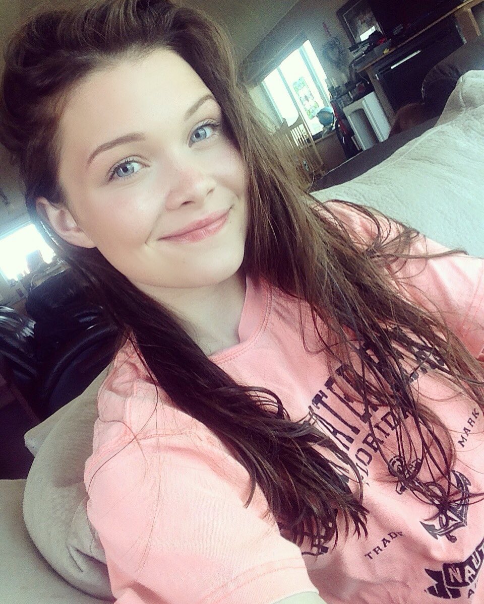 maryfiskeaux's tweet photo. Summer days 🌞 #lovingthissun #iknowimbasicyoudontneedtoremindme https://t.co/AcQRTLBJH0