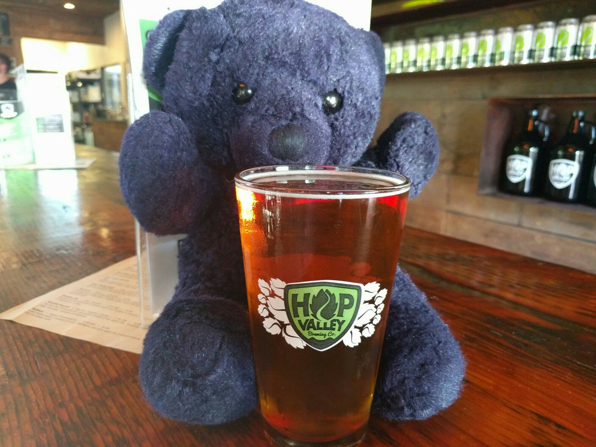 S0rceress0's tweet photo. #makeamericabeeragain @HopValley https://t.co/DplqXn3VQf