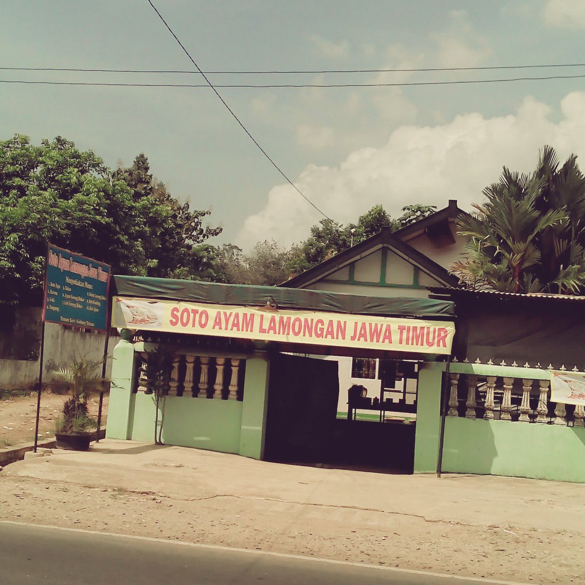 Wisata kuliner Jalinbar KM 21 Desa Wiyono #gedongtataan #infobdl  #pesawaran #lampung  <a href="/arie_mezza/">Arie Mezza</a>