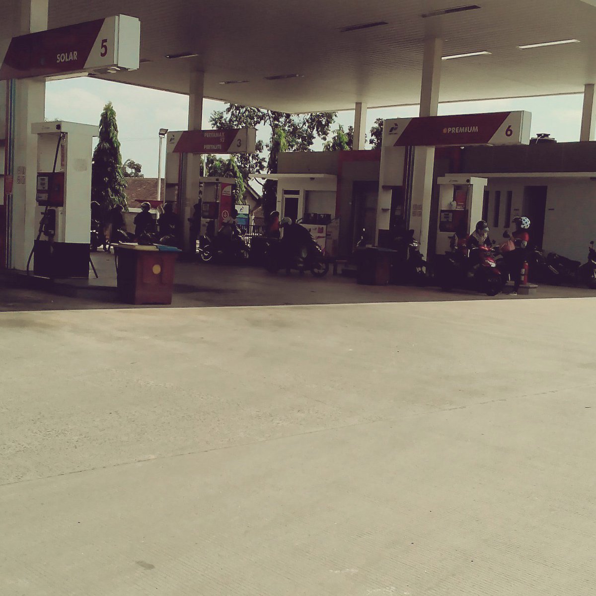 Rest Area SPBU Taman Sari #Gedongtataan diminati pemudik untuk mampir #InfoMudik #lampung <a href="/arie_mezza/">Arie Mezza</a>