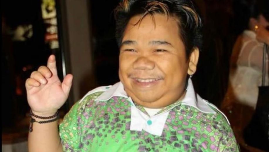 detikcom's tweet image. Jenazah Hendrik Ceper Dimakamkan di Tasikmalaya detik.id/63gqE5 via @detikhot