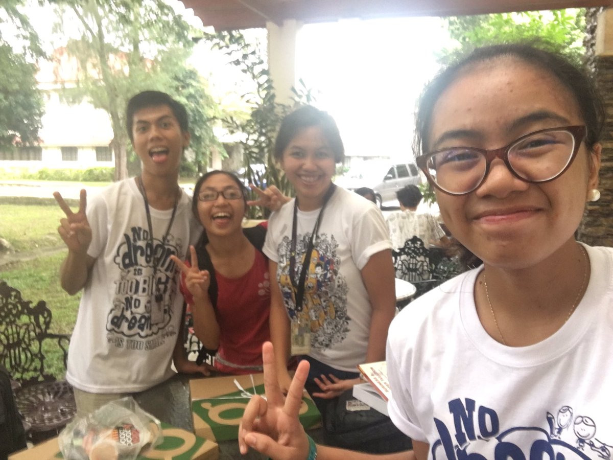 TheKathVillena's tweet photo. #tocompensate  Hahha
@kalamjey @phoeberuary13 @sheilashyy 🍕🍕🍕 https://t.co/bPx1E8rJMS