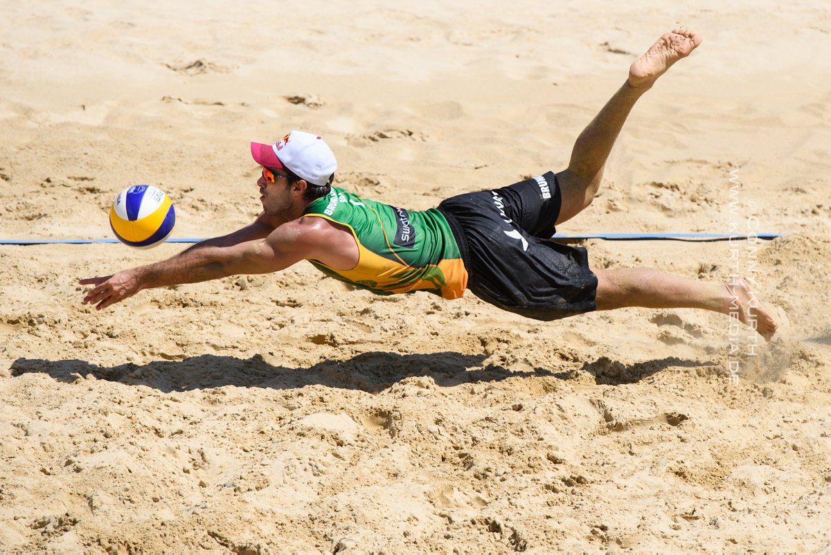 connykurth's tweet photo. Brazil´s Bruno @AlisoneBruno made it into the books with this perfect #DiveroftheDay at #PorecMajor! #perfectmove https://t.co/ShPmwtQYWV