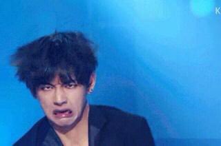 bts__tae_'s tweet photo. んんんんんっ！！！ https://t.co/hqg33uso4T