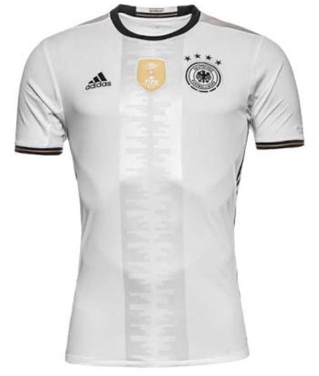 futboleross11's tweet photo. #EURO2016 
¿Qué camiseta te gusta más?
#FRA #POR #WAL #GER https://t.co/AeLDEfzhEy