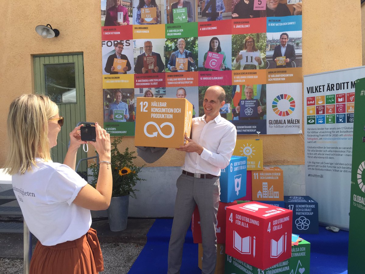 Gör som <a href="/jbeijmo/">Joachim Beijmo</a> - kom till #sverigeivärlden och ta en bild på ditt favoritmål #mittmål <a href="/Sida/">Sida</a> #almedalen #globalamål