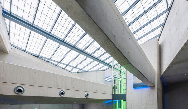 ArchicommEU's tweet photo. Kunstschatten in een uniek licht - #kalwall #Freeport https://t.co/bEkVfNfrQu https://t.co/84PY6WgSOy