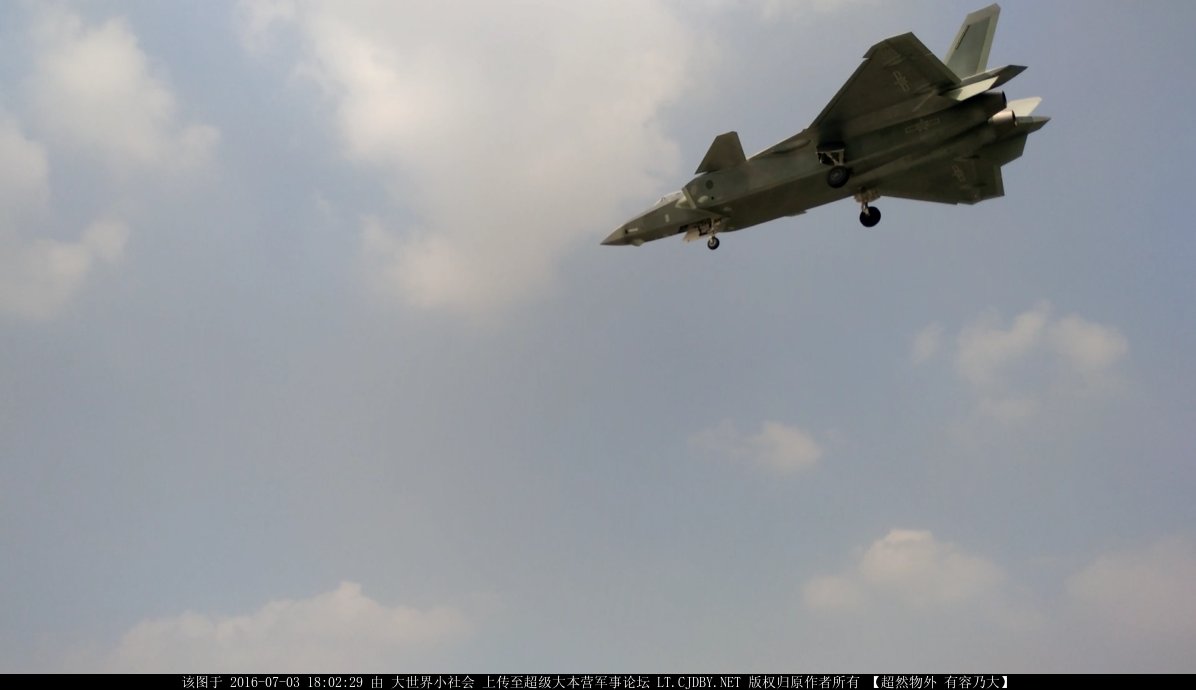 احدث صور للمقاتله الصينيه  J-20  Cmb3y3iUEAAHPgD