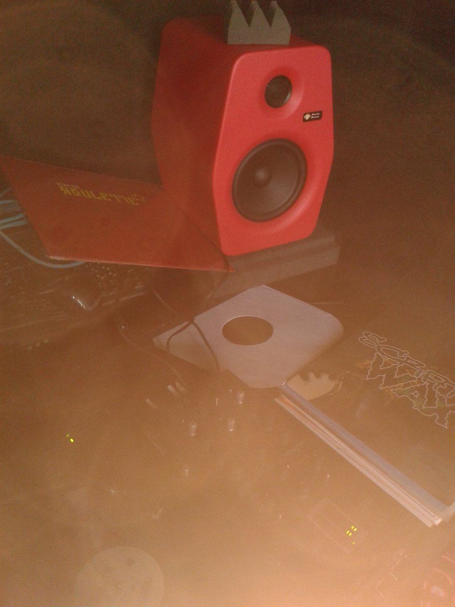 Lessac13's tweet image. 