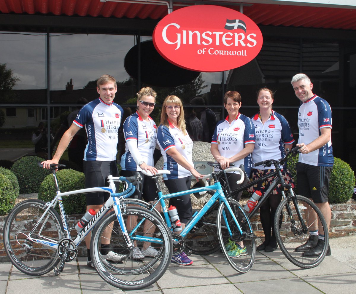 Some of the brilliant <a href="/therealginsters/">Ginsters</a> team readying themselves for #dawnraid16 Thanks for your support guys!