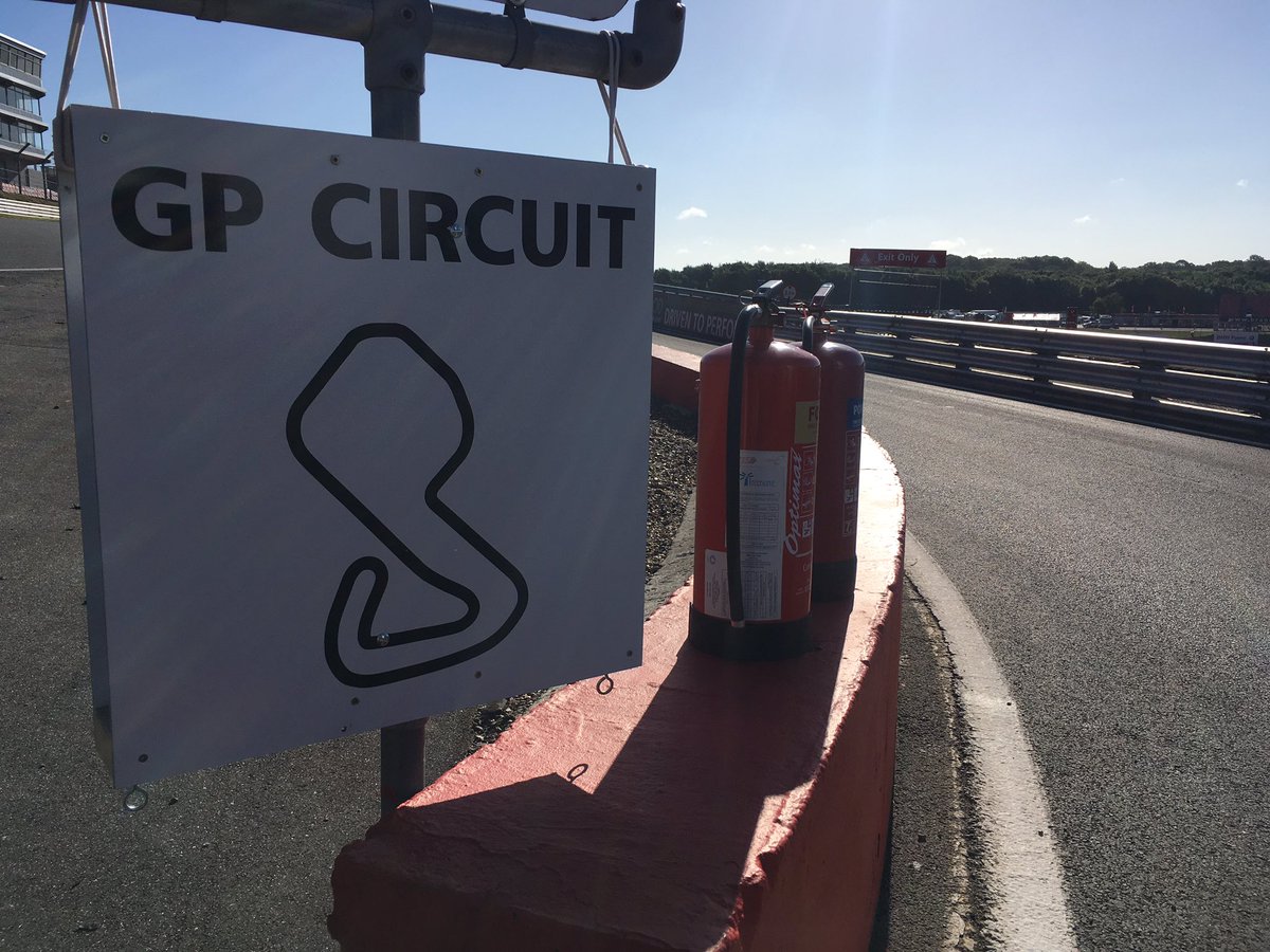 mrmikegroves's tweet image. And a #propercircuit