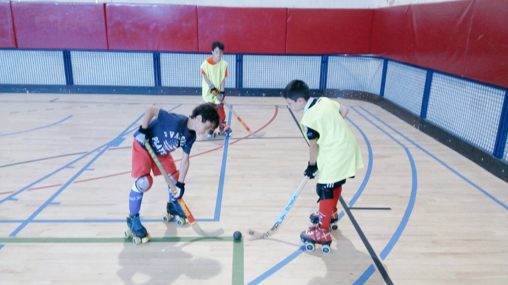 CAMPHOCKEY2015's tweet photo. Ayer fue intenso el día. 
Los Chic@s disfrutaron de Hockey, Talleres y Velada
@CDAlamedaOsuna 
@colegio_alameda https://t.co/cfJMla9VlO