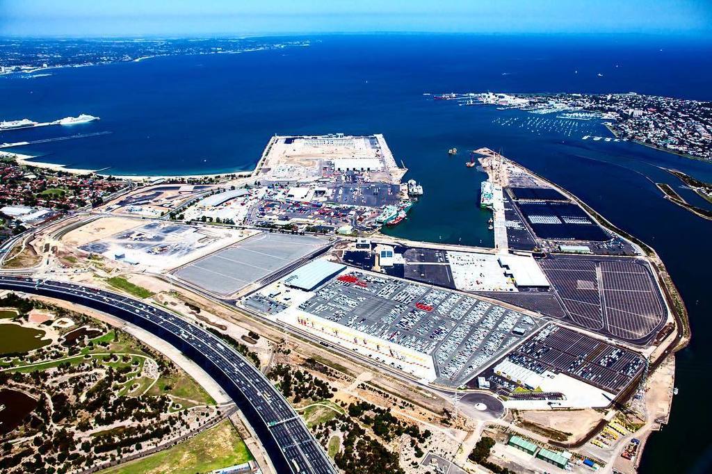 Webb Dock in Melbourne 👍🏻 #aerialphotography #aerial #picoftheday #webbdock #portofmelbour… ift.tt/29qcxZe