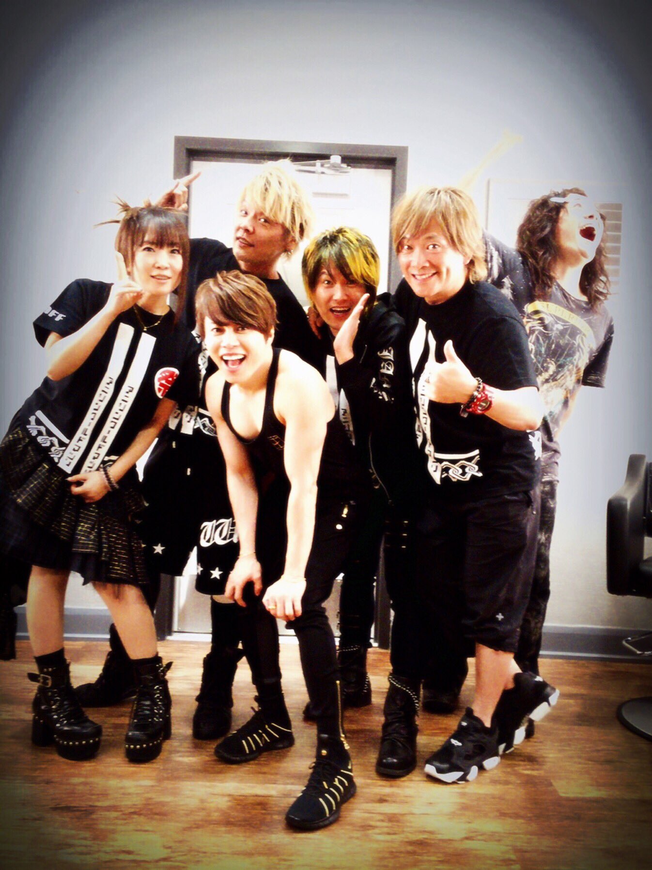 西川貴教 ご一緒出来て とっても楽しかったです ๑ ٮ ๑ Rt Lovelovedragon T M Revolutionさま Jam Projectでパシャりんこ 西川さんめちゃカッコよかったー お疲れ様でした T Co H64hhhx1tb Twitter