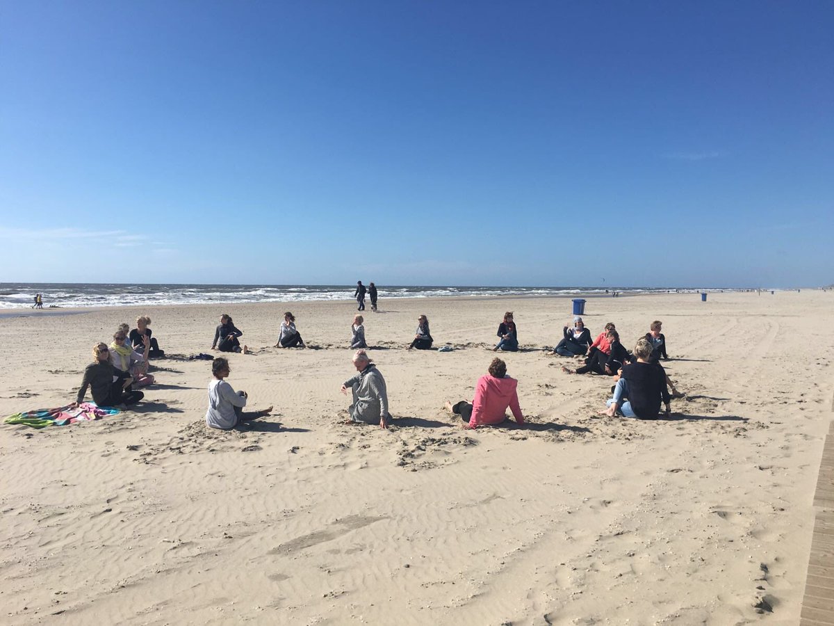 YogaYouNL's tweet photo. Yoga You Yogaweekend in Bergen aan Zee bij Blooming 😊 https://t.co/PlJKw1J6oh