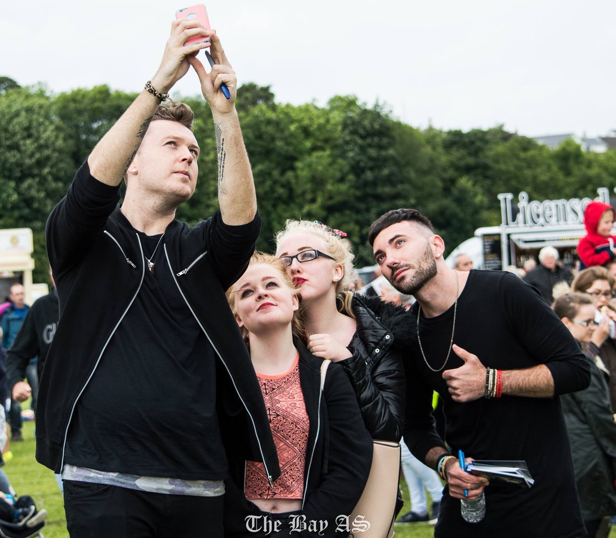 JSMVOfficial's tweet image. Another day of performing and seeing you guys ❤️