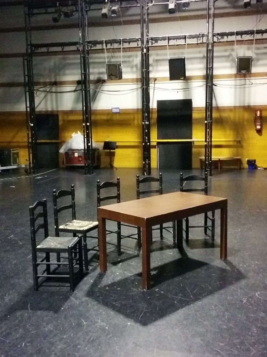 BaltaFM's tweet photo. Todo preparado para las presentaciones #hackathonBNE @balletnacional @infonajarro solo falta el jurado y los juegos https://t.co/69KqaPOUCY
