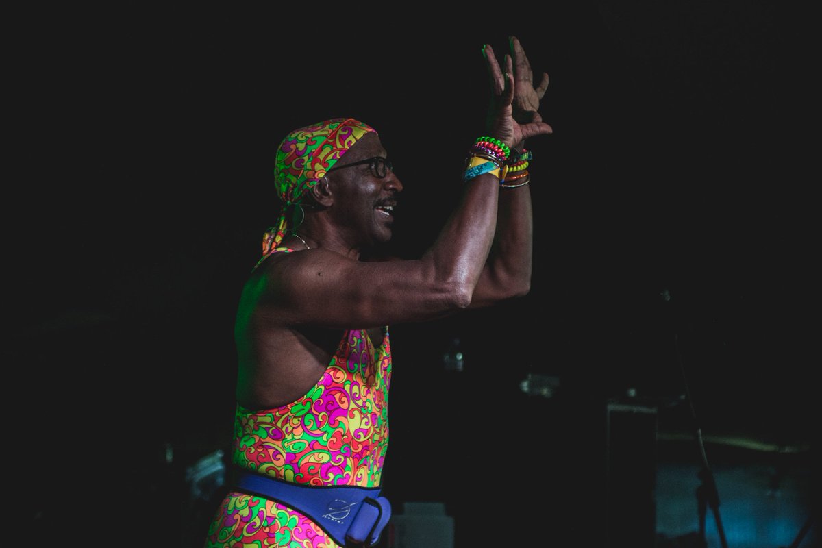 bporthos's tweet photo. MR MOTIVATOR! // Getting the crowd pumping at #innocentunplugged https://t.co/Jde1ySOnmo