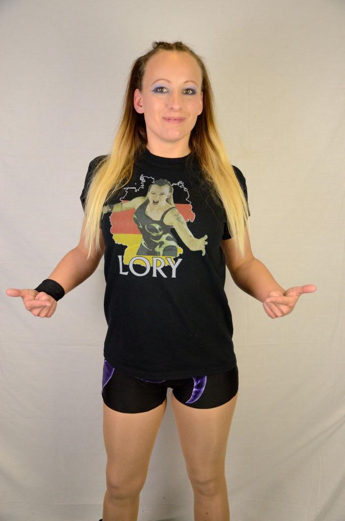 TheLadyLory's tweet photo. T-shirt's available today @BellatrixFW #Bellatrix20. Limited amount left 2S/2M/3L #unstoppable https://t.co/ws4qPjBBNj