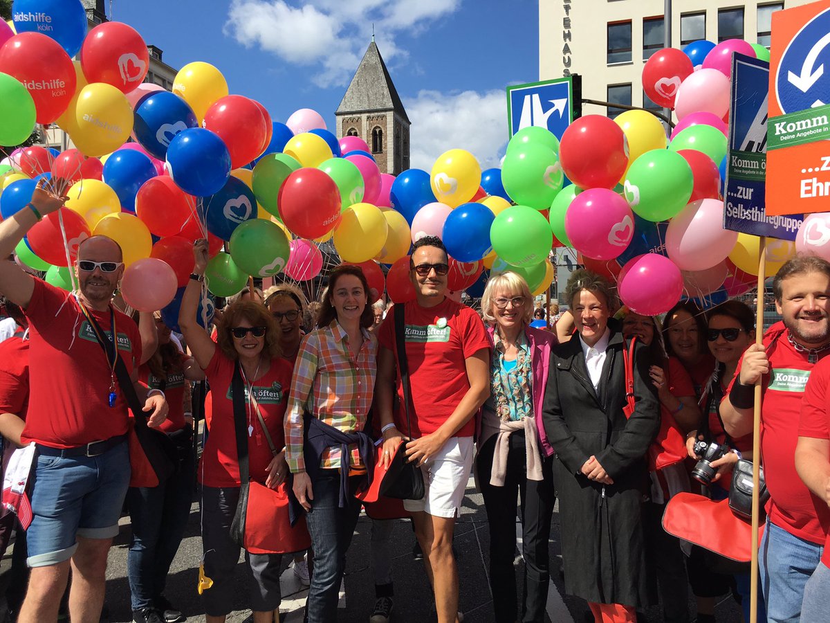 Gleich geht's los...Sonne scheint. CSD in Köln kann starten @katarinabarley @SchwusosNrw #CSD2016