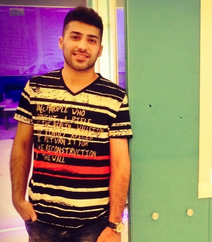 بحثت عن خطيبها في مكان الجريمه 
ووجدت ماتبقى منه 
فقط هويته الشخصية
كان فرحاً بنجاته من تفجير سابق 
 #تفجير_الكراده