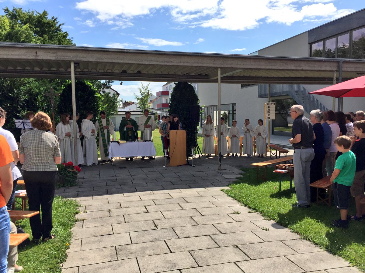 HerzJesuIN's tweet photo. Danke an unsere @JugendHerzJesu für den heutigen OpenAir #Jugendgottesdienst "Sendung - unterwegs sein" https://t.co/Xk1guWYktq