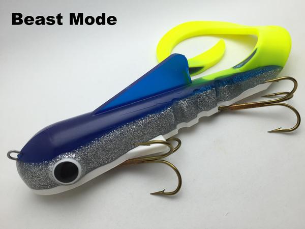 fishingwithDom's tweet photo. I can't sleep, so i am drooling over new musky baits! #MuskyFishing #lakestclair #fishingwithdom #bulldawg https://t.co/uyHaEDIpve