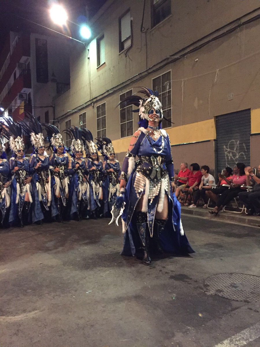 _laurachulia's tweet photo. Todo un honor cerrar el desfile de Gala de #MorosiCristians #Benetússer #GuerrersCristians #Capitania2016 https://t.co/SMOCoHLCU4