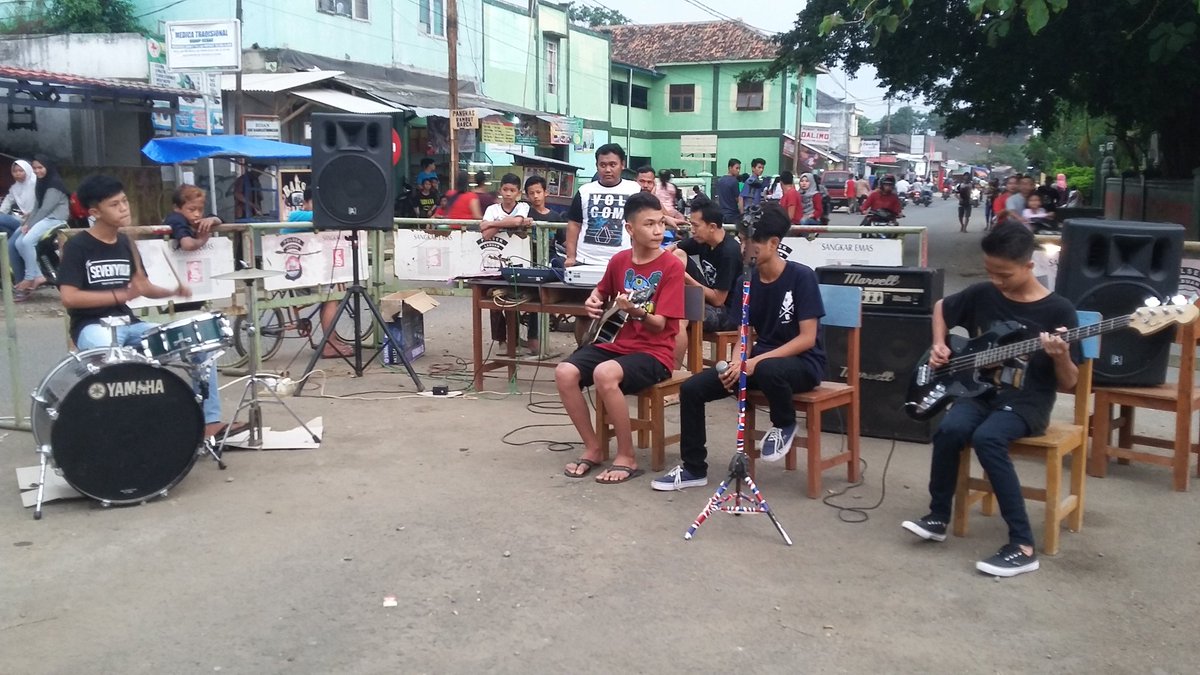 TODAY - Live acoustic version 'For Freedom ' At Tugu KB Labuan <a href="/InfoLabuan/">Info Labuan Banten</a> #heydrown_ramadhan2016