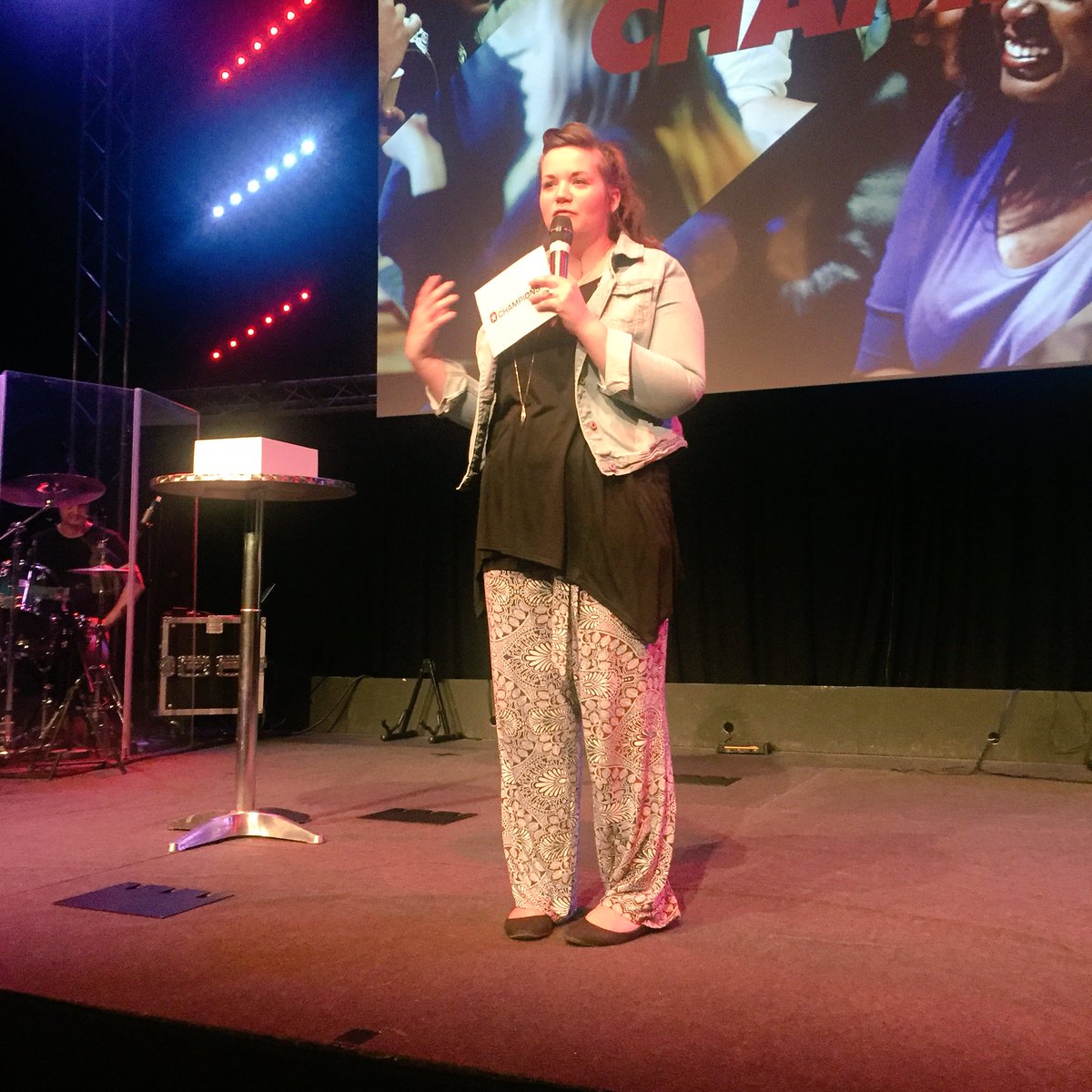 A great gathering with @Samuel_Gill_ &amp; <a href="/meesh_gill/">Mica Gill</a>. The roof is coming off!! #meaningfullife