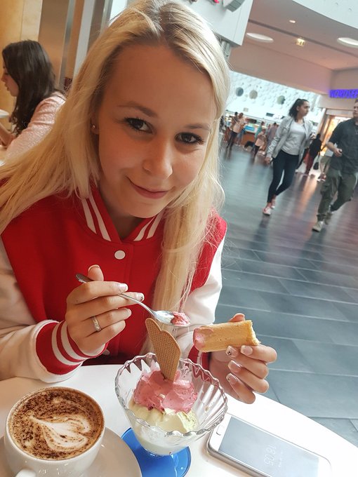 Jammi...geiles Wetter...und geiles Eis ;) #ice #Eis #icecream #SexyJenJen #Model #teen #Webcamgirl #beauty<a href="/tag/ice"class="tags">#ice</a><a href="/tag/model"class="tags"><span>#model</span></a><a href="/tag/icecream"class="tags"><span>#icecream</span></a><a href="/tag/beauty"class="tags"><span>#beauty</span></a><a href="/tag/teen"class="tags"><span>#teen</span></a><a href="/tag/webcamgirl"class="tags"><span>#webcamgirl</span></a><a href="/tag/eis"class="tags"><span>#eis</span></a>