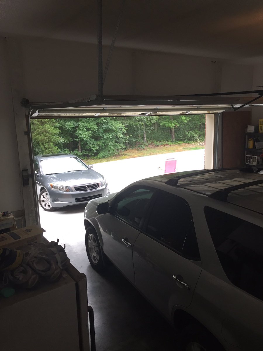 _LauraNicholson's tweet photo. @brucecrews &amp; keys in both cars! 😂 https://t.co/lU2rMJKQ2S