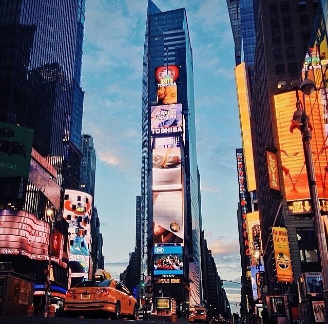 newyorkworldd's tweet photo. All we need is a new york minute, good morning 🙏❤️ https://t.co/zuIBP3srhR