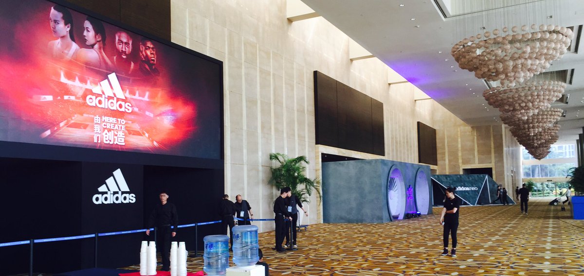 vjkirin's tweet photo. adidas#xiamen#vj@resolume https://t.co/VXnRKIPR0e