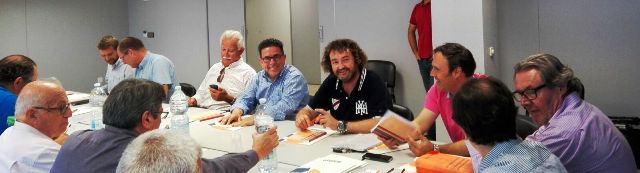 AFEDECO's tweet photo. Convenio comercio 5 julio #horasdomingos #art.11bis.#plusidiomas #jornadairregular365 #siart16 #incrementosalarial. https://t.co/2jkL5X27yH