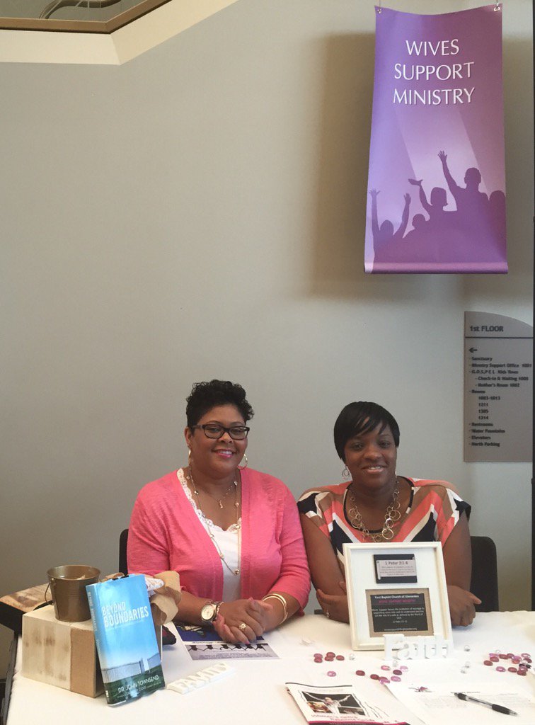 SisterReRe36's tweet photo. Our sisters from #WivesSupport meeting and greeting new members. #FBCGFamilyReunion https://t.co/Vx6OVL2G1g