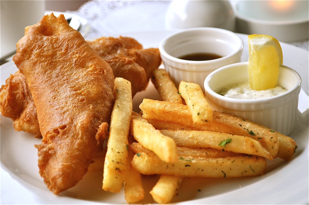 GillsFishChips's tweet photo. Question: What do you prefer? Sunday roast or fish &amp; chips? https://t.co/4RbgKMb2pw