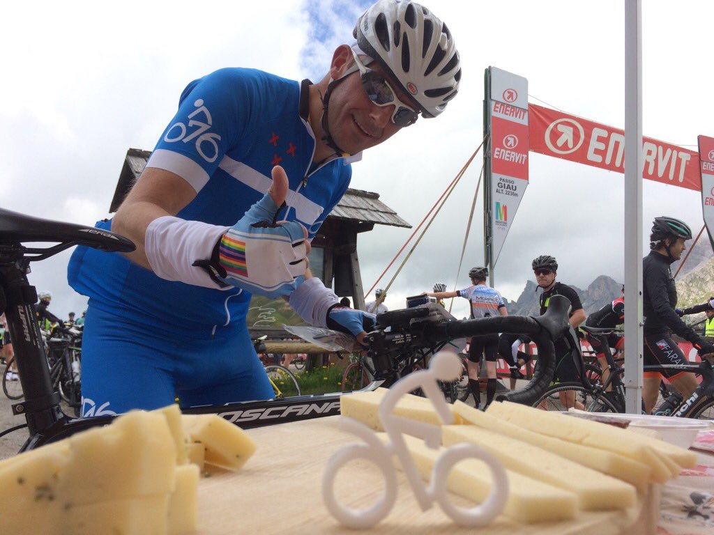 RaymondMentink's tweet photo. Hij is binnen! Mijn 2de @mdolomites #mdd30 heerlijk gefietst en kleine @076mywayoflife promotie gedaan met 10 man! https://t.co/d2HHHZUy2E