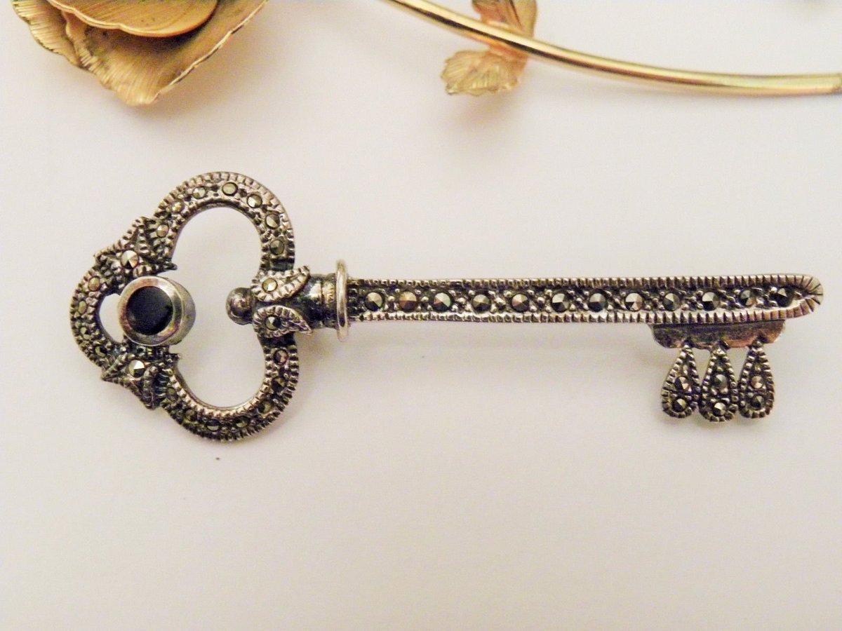 Sterling Silver Skeleton Key with Marcasite Stones 925 Pin Brooch ebay.to/1Pgyxla #eBay